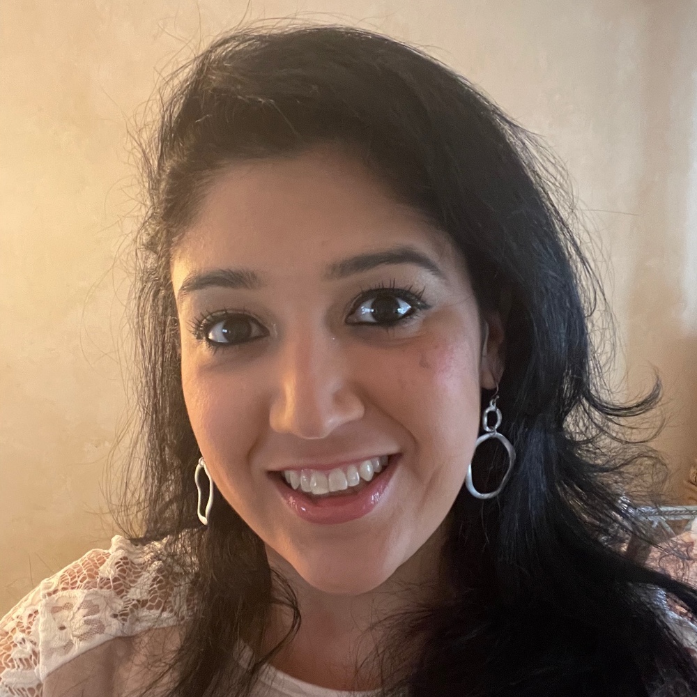 Meet your Posher, Ivette